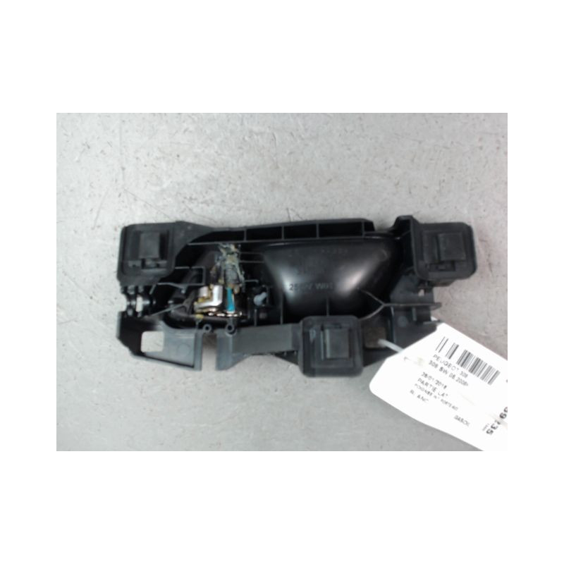POIGNEE INTERIEURE PORTE AVANT DROIT PEUGEOT 308 SW 2008-