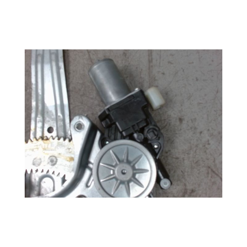 MECANISME+MOTEUR LEVE-GLACE ARRIERE DROIT SUZUKI SWIFT