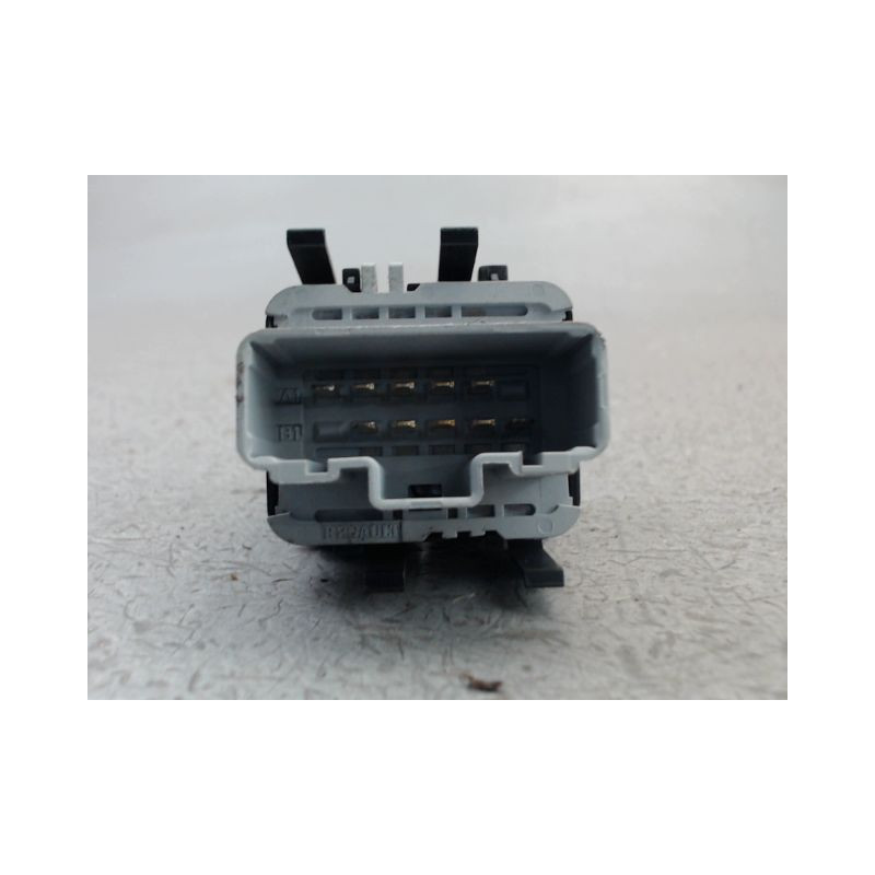 COMMANDE LEVE-GLACE PORTE AVG RENAULT CLIO