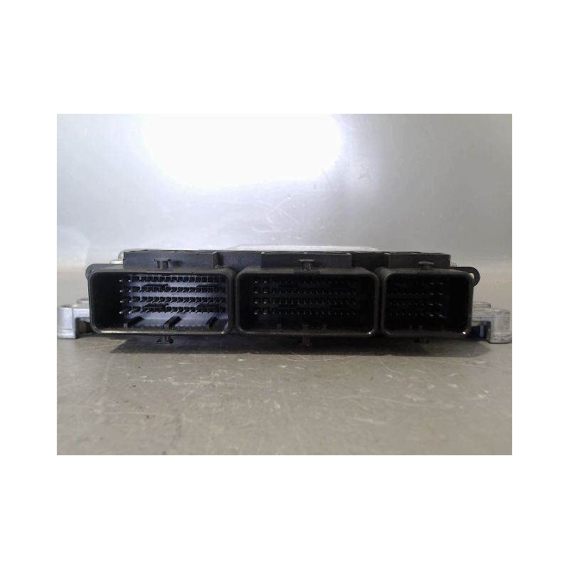 CALCULATEUR MOTEUR RENAULT MEGANE