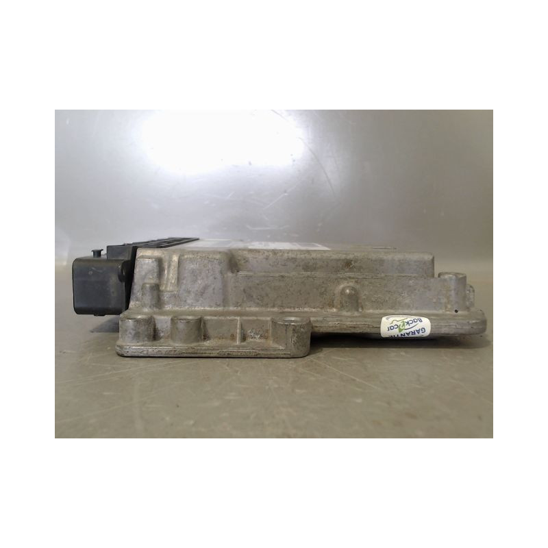 CALCULATEUR MOTEUR RENAULT MEGANE