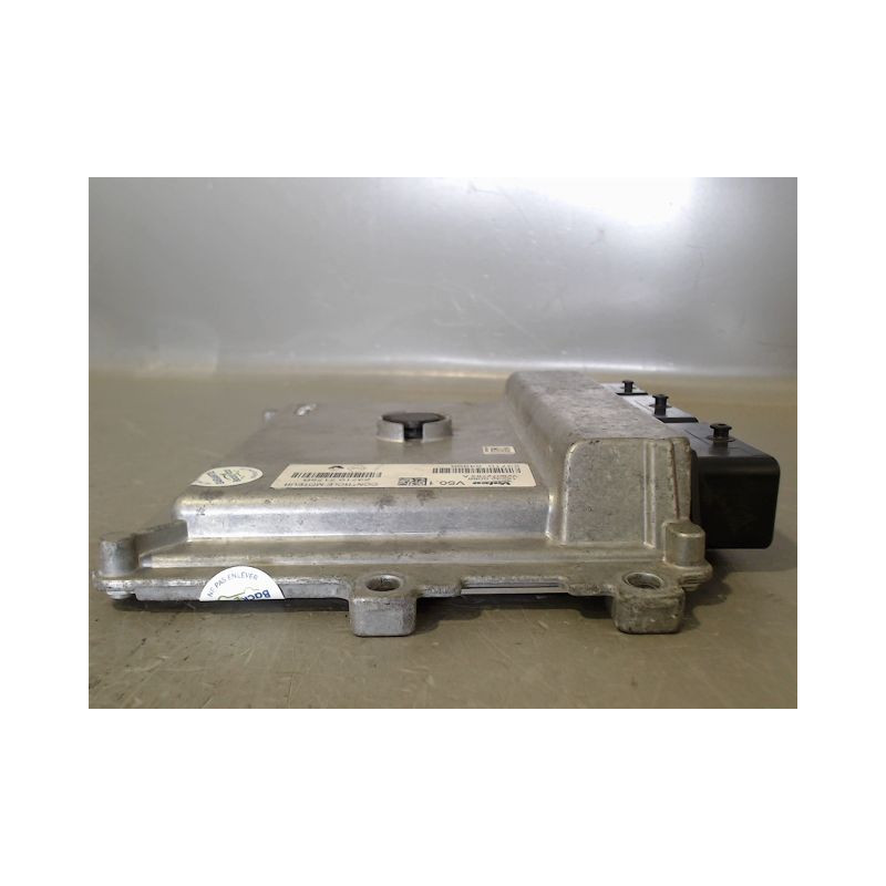CALCULATEUR MOTEUR DACIA LOGAN