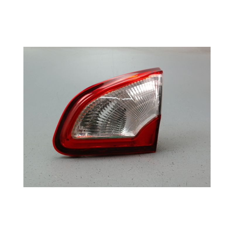 FEU ARRIERE INTERIEUR DROIT NISSAN QHASQAI 2007-