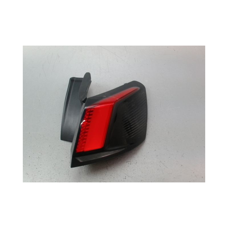 FEU ARRIERE DROIT PEUGEOT 3008 2009-