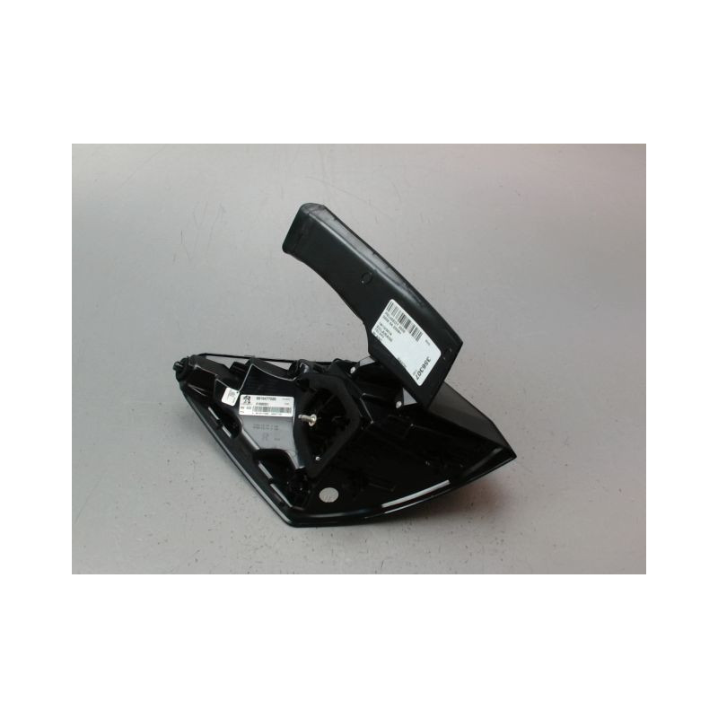 FEU ARRIERE DROIT PEUGEOT 3008 2009-