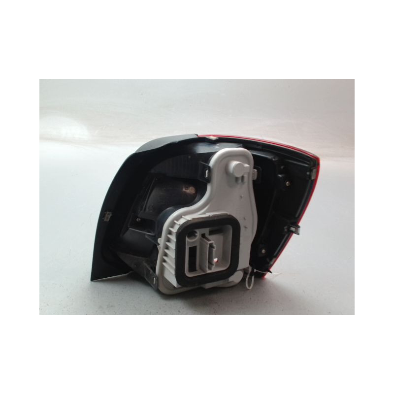 FEU ARRIERE GAUCHE  VOLKSWAGEN POLO V Phase 1 (6R) 2009-...
