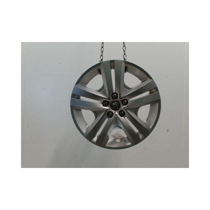 ENJOLIVEUR DE ROUE PEUGEOT 208 2012-...