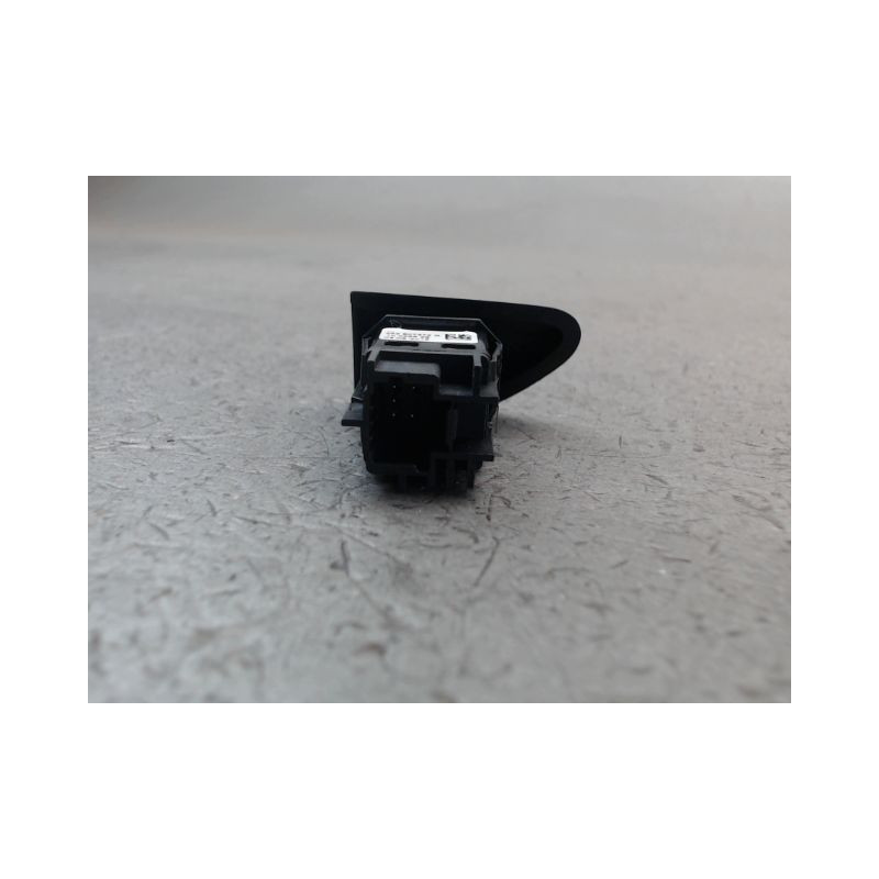 BOUTON DE WARNING RENAULT CAPTUR