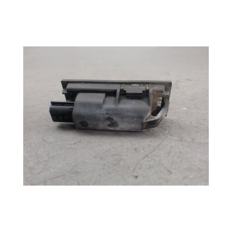 ECLAIREUR PLAQUE DE POLICE DROIT RENAULT LAGUNA