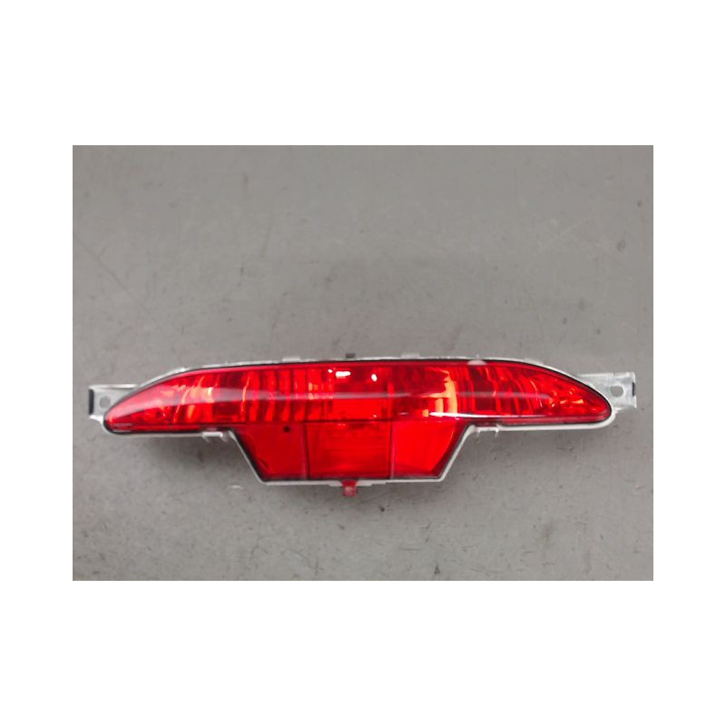 FEU BROUILLARD CENTRAL ARRIERE PEUGEOT 208