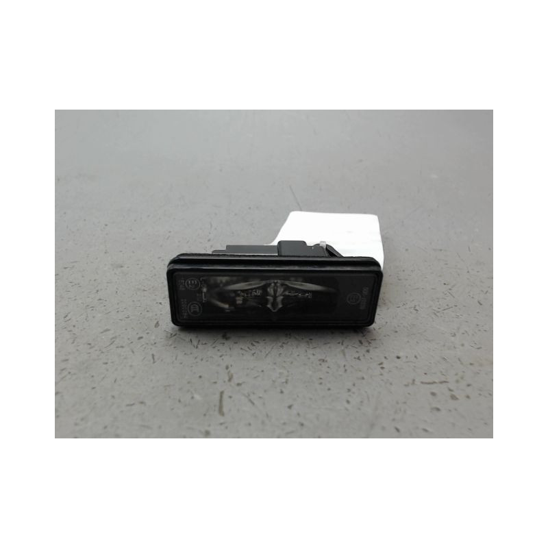 ECLAIREUR PLAQUE DE POLICE DROIT PEUGEOT 5008 2009-