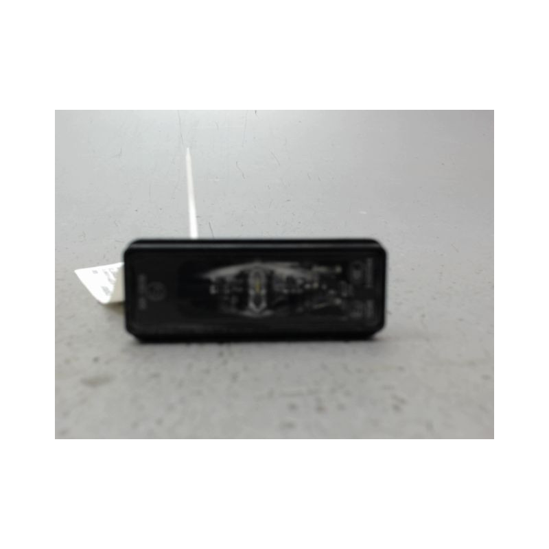 ECLAIREUR PLAQUE DE POLICE GAUCHE PEUGEOT 5008 2009-
