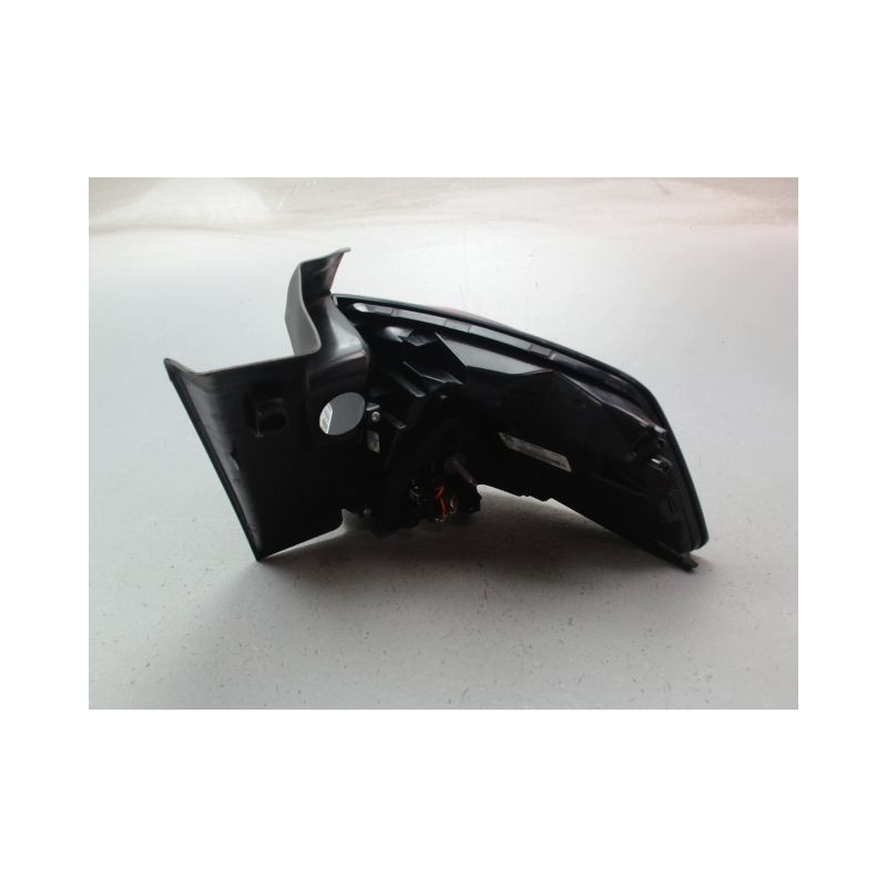 FEU ARRIERE GAUCHE  PEUGEOT 5008 2009-