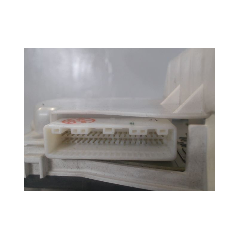 BLOC COMPTEURS TOYOTA AVENSIS VERSO 01-03