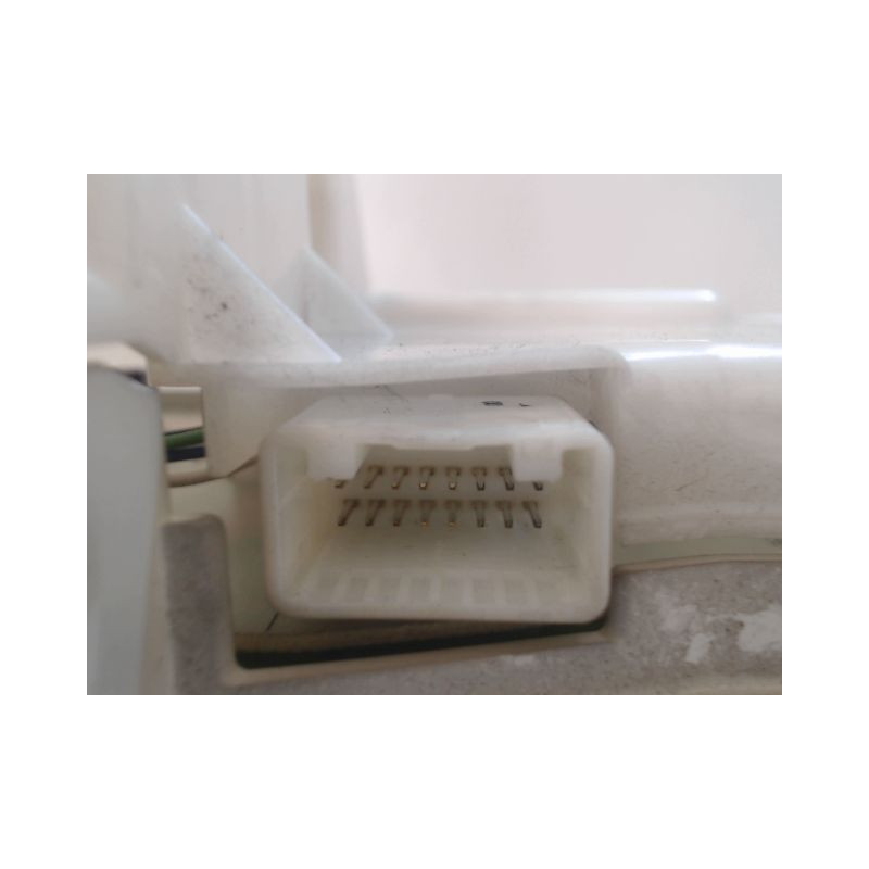 BLOC COMPTEURS TOYOTA AVENSIS VERSO 01-03