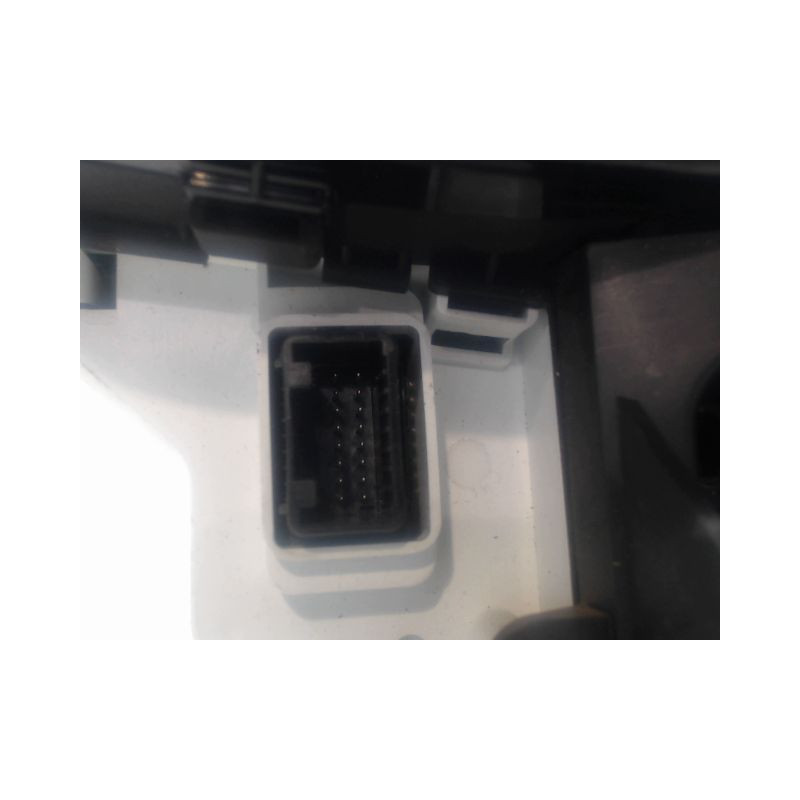 BLOC COMPTEURS TOYOTA YARIS 2005-