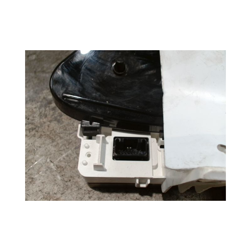 BLOC COMPTEURS TOYOTA YARIS 2005-