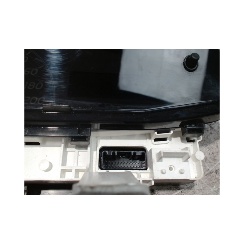 BLOC COMPTEURS TOYOTA YARIS 2005-