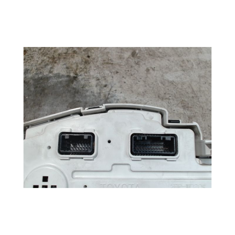 BLOC COMPTEURS TOYOTA IQ 2008-