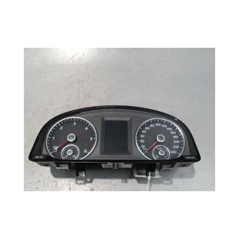 BLOC COMPTEURS VOLKSWAGEN TOURAN 09-