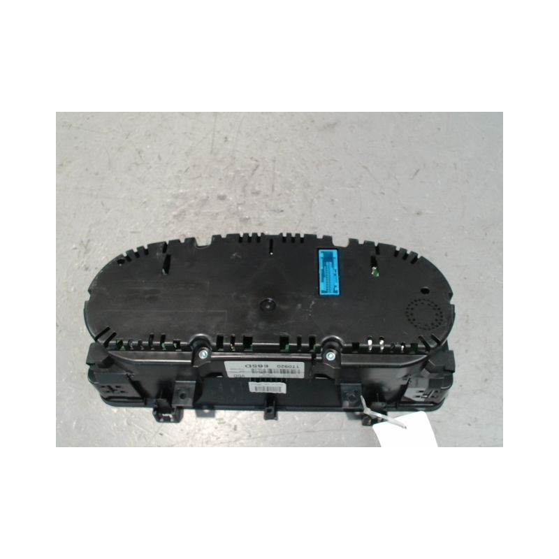 BLOC COMPTEURS VOLKSWAGEN TOURAN 09-