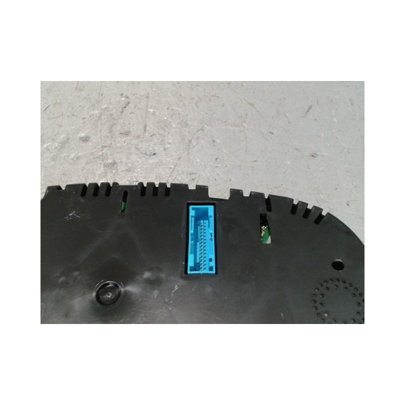 BLOC COMPTEURS VOLKSWAGEN TOURAN 09-