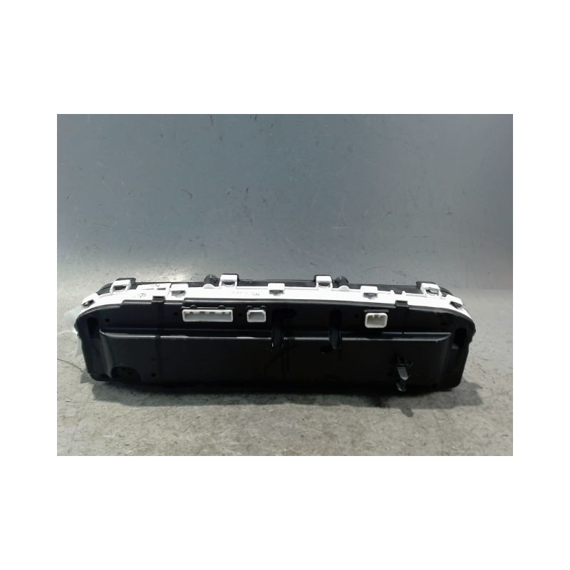 BLOC COMPTEURS TOYOTA PRIUS 2004-