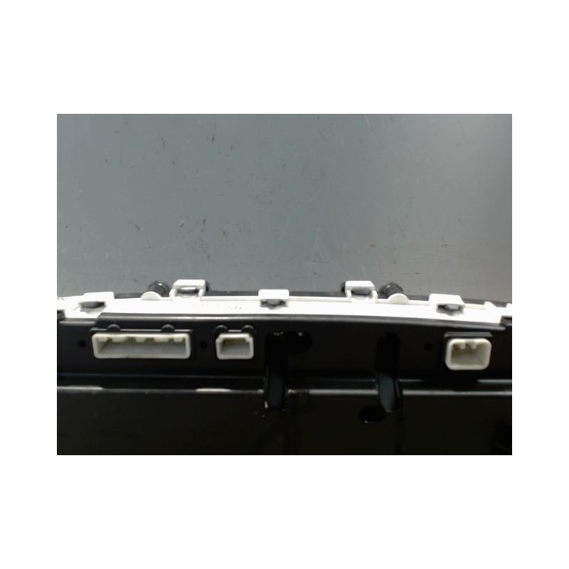 BLOC COMPTEURS TOYOTA PRIUS 2004-