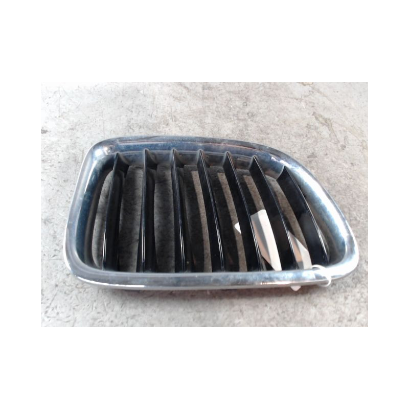 GRILLE CALANDRE DROIT B.M.W. X1