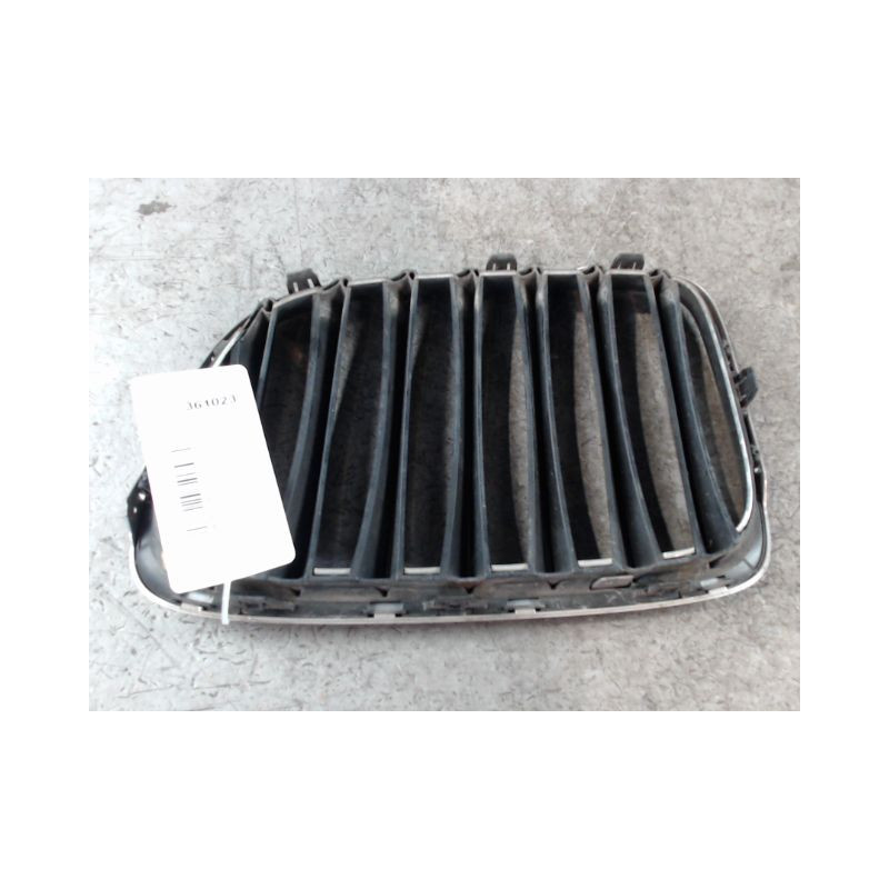 GRILLE CALANDRE DROIT B.M.W. X1