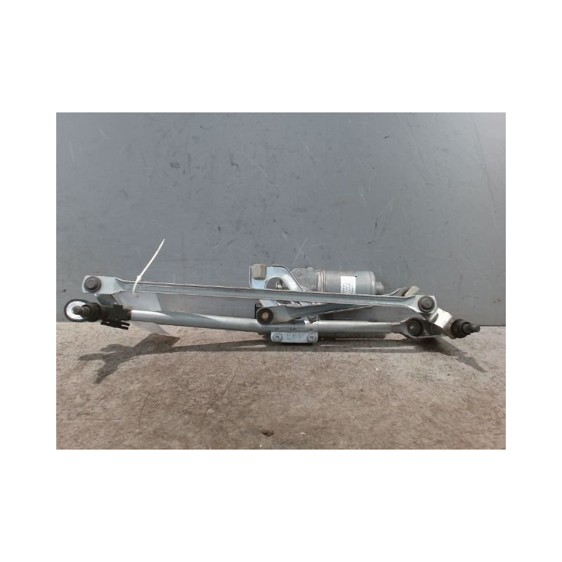 MOTEUR ESSUIE-GLACE AVANT B.M.W. X1