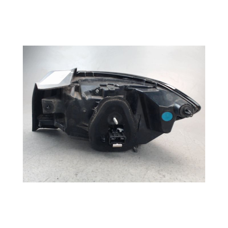 FEU ARRIERE GAUCHE  PEUGEOT 208