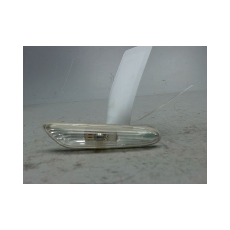 REPETITEUR AILE DROIT BMW SERIE 1