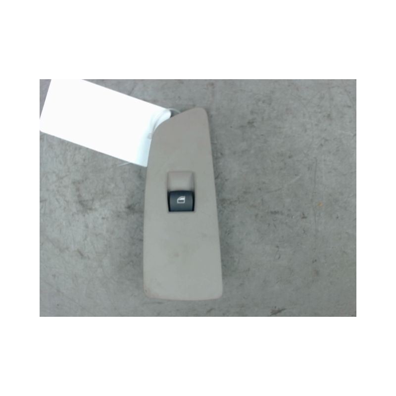 COMMANDE LEVE-GLACE PORTE AVD BMW SERIE 1