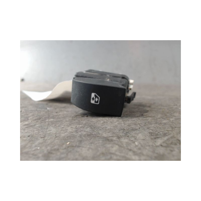 COMMANDE LEVE-GLACE PORTE AVD RENAULT CLIO II CAMPUS 06-