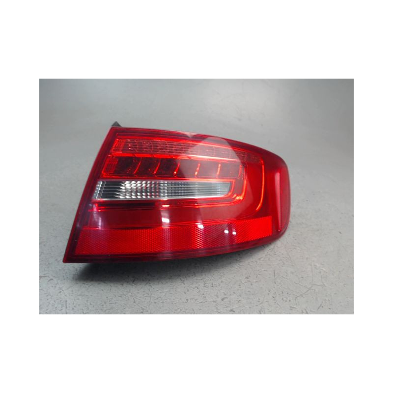 FEU ARRIERE DROIT AUDI A4