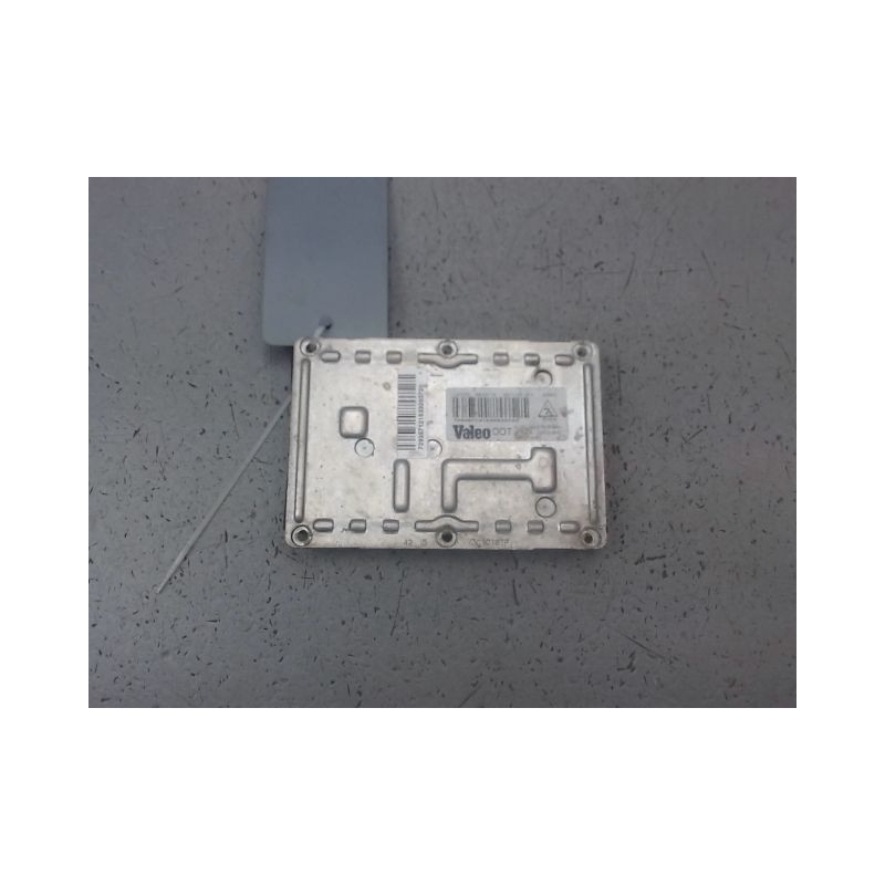 BOITIER XENON PHARE DROIT BMW SERIE 1 I Phase 2 (E87) 2007-2011