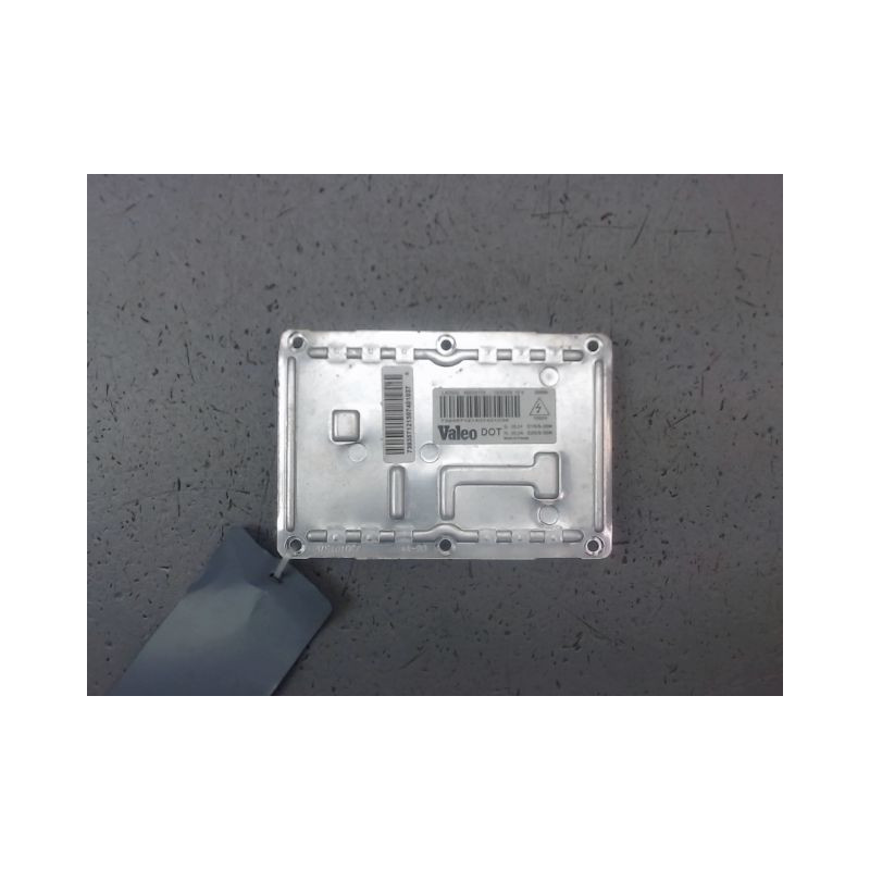 BOITIER XENON PHARE GAUCHE BMW SERIE 1 I Phase 2 (E87) 2007-2011