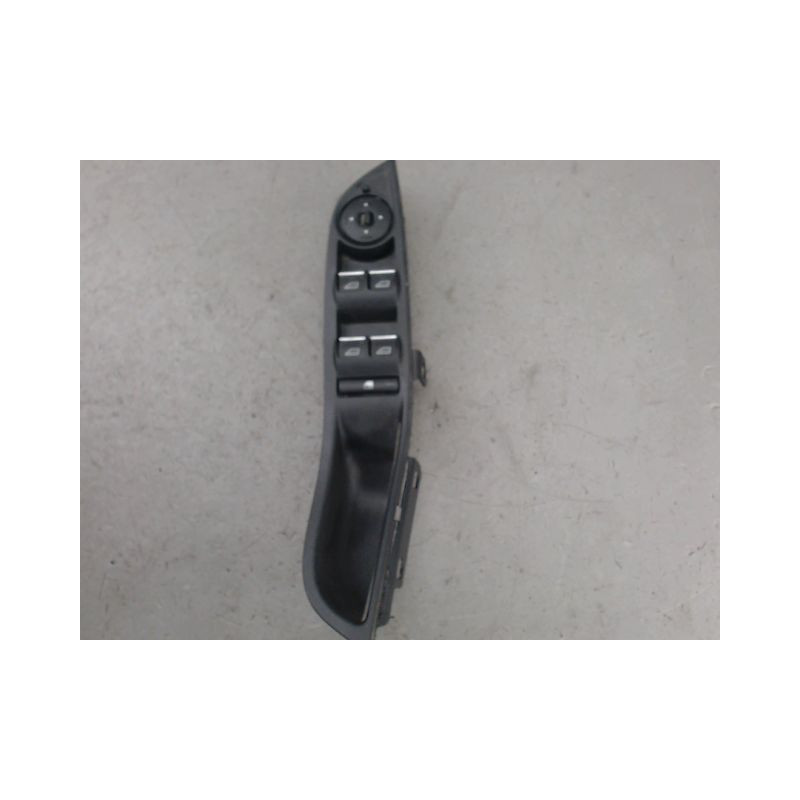 COMMANDE LEVE-GLACE PORTE AVG FORD FOCUS
