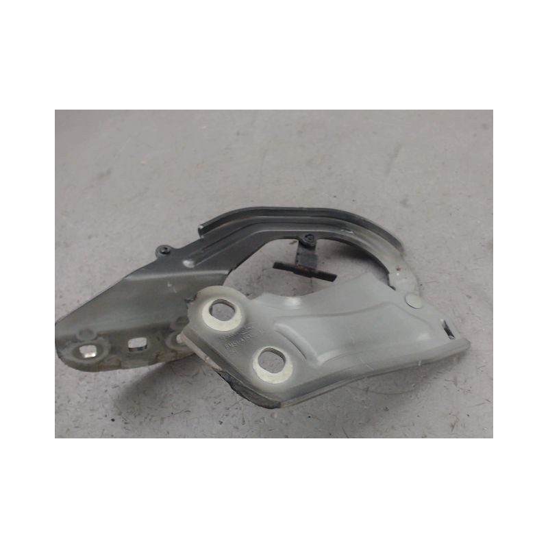 COMPAS DROIT CAPOT FORD FOCUS