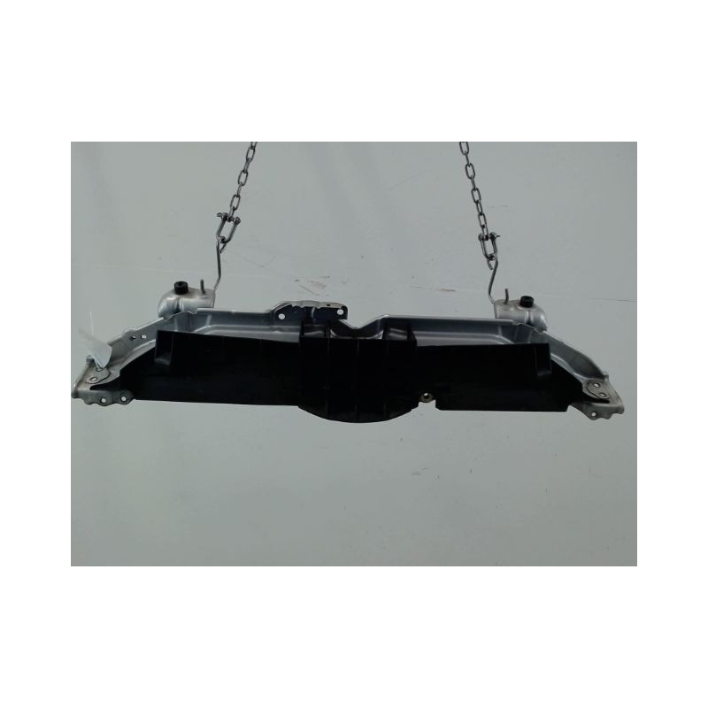 TRAVERSE SUPERIEURE ARMATURE AVANT TOYOTA YARIS
