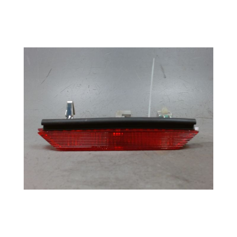FEUX STOP SUPPLEMENTAIRE DAIHATSU TREVIS
