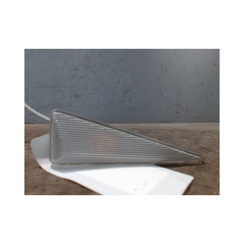 REPETITEUR AILE GAUCHE RENAULT MEGANE