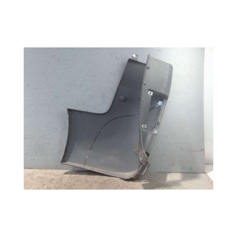 CROSSE ARRIERE DROIT RENAULT TRAFIC