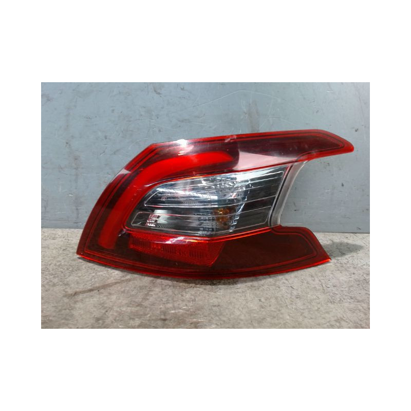 FEU ARRIERE DROIT PEUGEOT 308 2011-
