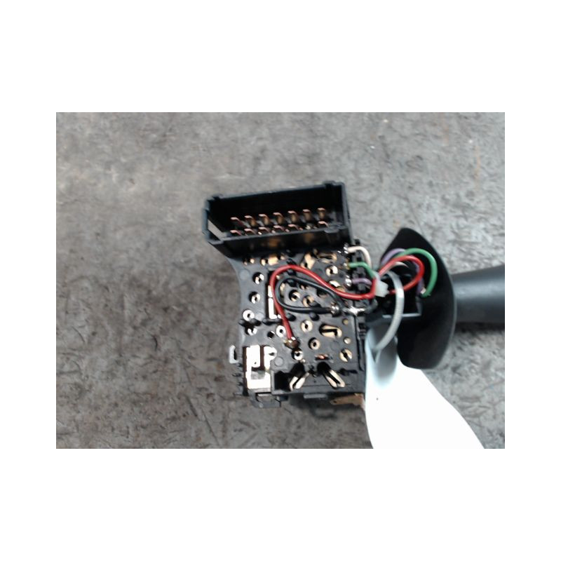 COMMANDE CLIGNOTANT RENAULT TWINGO 2 2010-