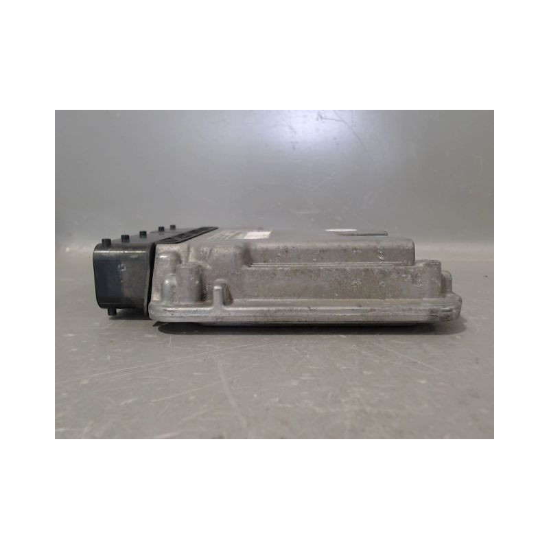 CALCULATEUR MOTEUR AUDI A1