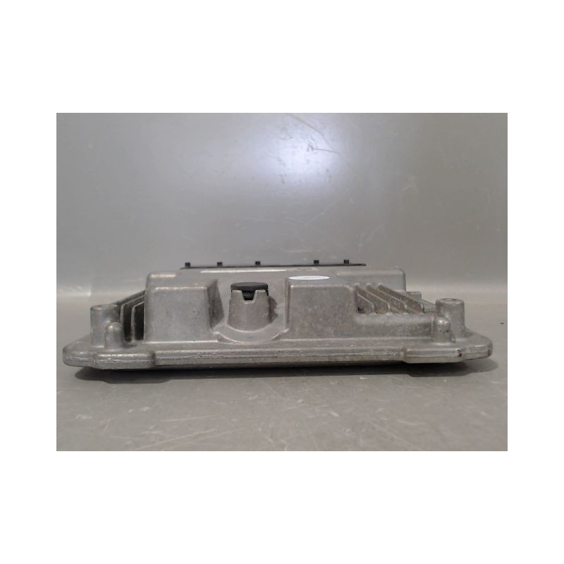 CALCULATEUR MOTEUR AUDI A1