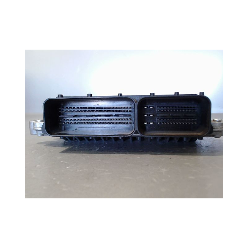 CALCULATEUR MOTEUR MERCEDES CLASSE B