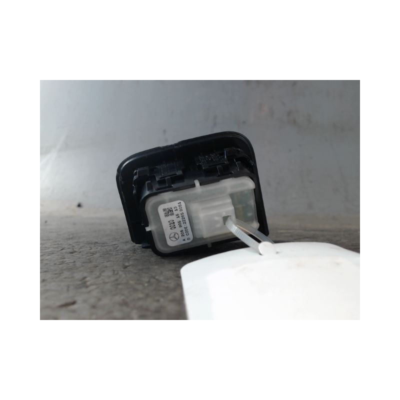 COMMANDE LEVE-GLACE PORTE AVD MERCEDES CLASSE C 2007-